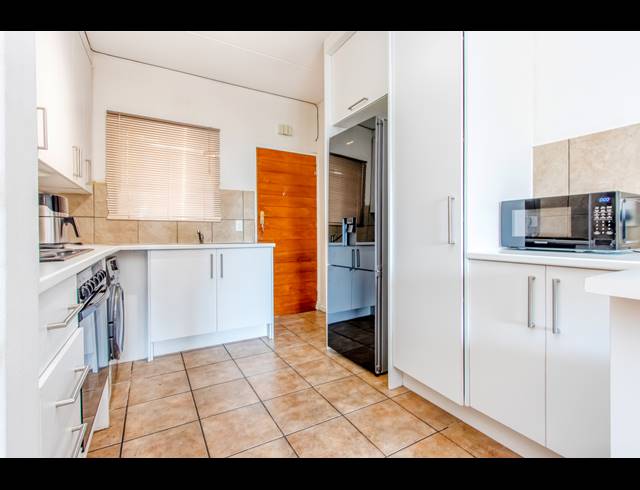 2 BEDROOM APARTMENT FOR SALE IN SUNDOWNER